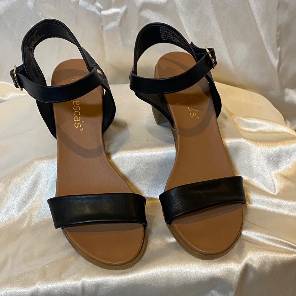 Francesca's Collections Black Sandals 8.5